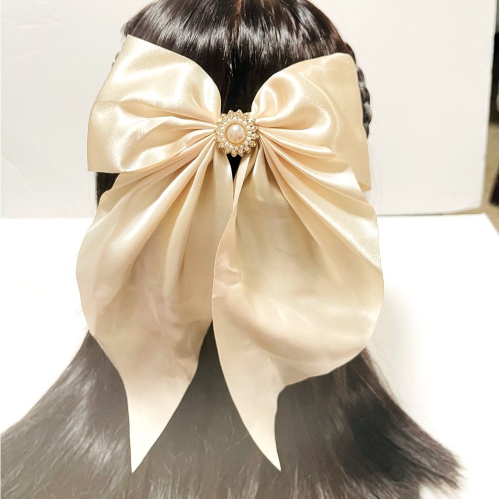 Elegant Cream Bow Hair Accessory brand new for women girl and any age
